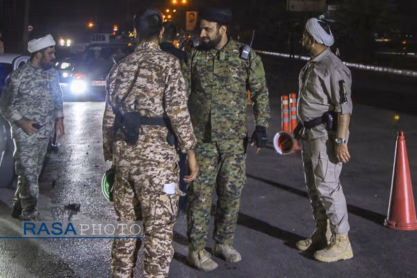 نیروهای بسیج با تجمع و ایست بازرسی آرامش و امنیت مناطق مسکونی را به خطر انداختهاند