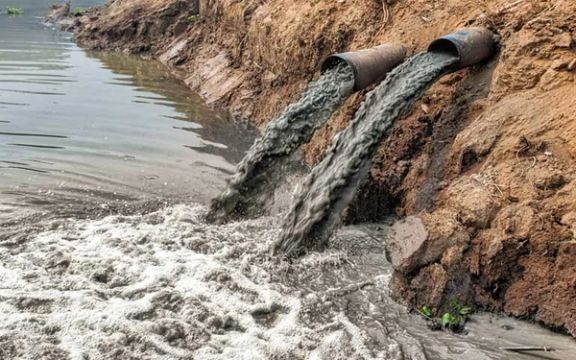 مقام سازمان محیط زیست: ورود فاضلاب انسانی به دریای خزر و خلیجفارس فاجعهآفرین است