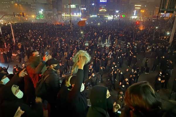 ادامه حضور خیابانی در مناطق مختلف ایران؛ ایرانیان خارج از کشور حمایت کردند
