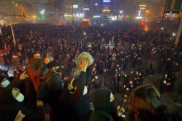 Mass killings reported as security forces use live fire on Iran protesters