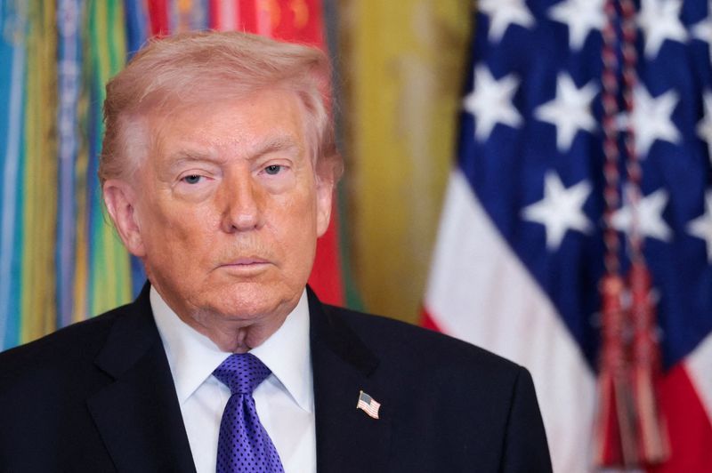 ترامپ: اگر ایران در تنگه هرمز مین‌گذاری کرده باشد، پیامدهای نظامی آن بی‌سابقه خواهد بود