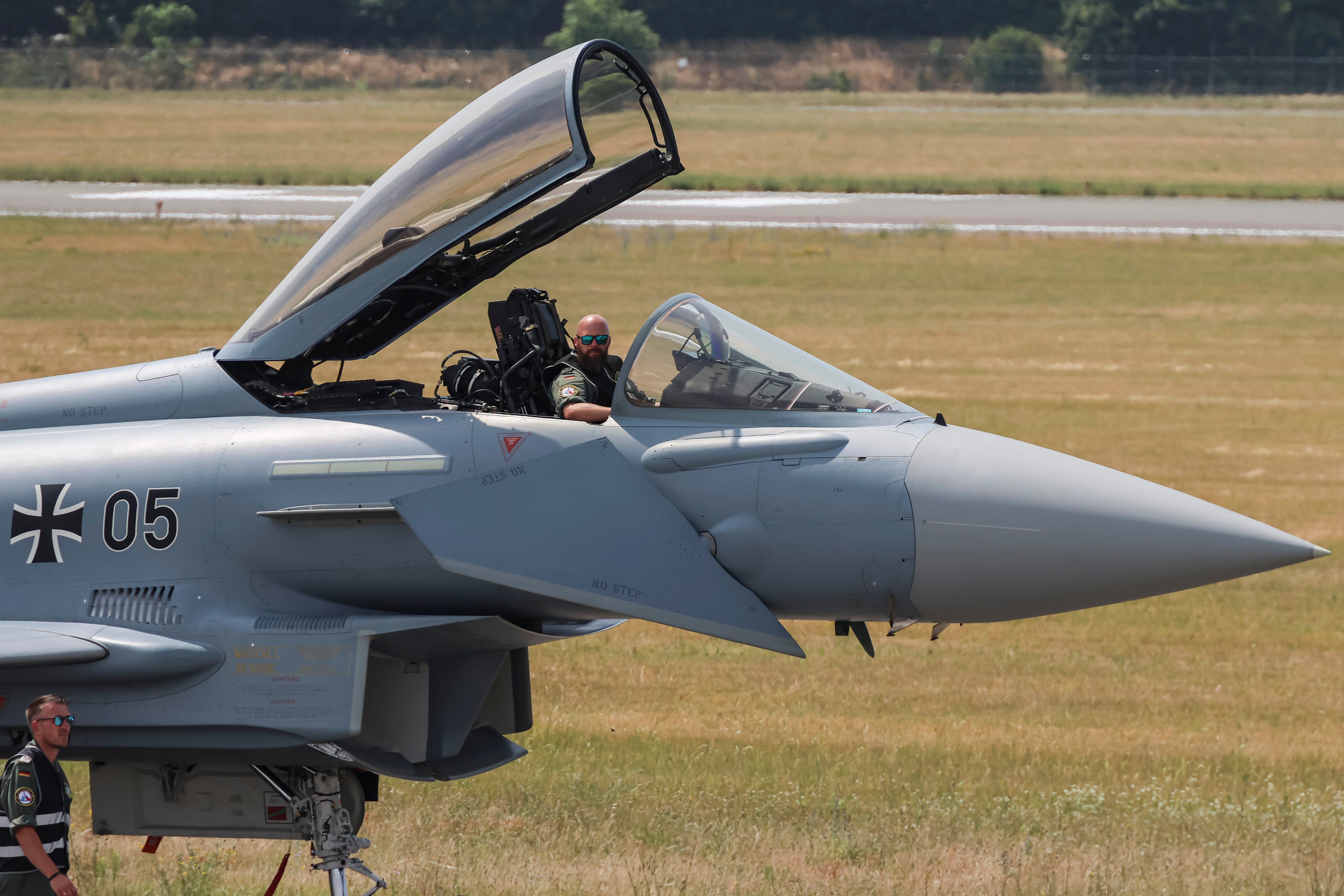 در پی نگرانی از دسترسی تهران به اورانیوم مدفون در اصفهان، طرح اعزام دلتافورس بررسی می‌شود