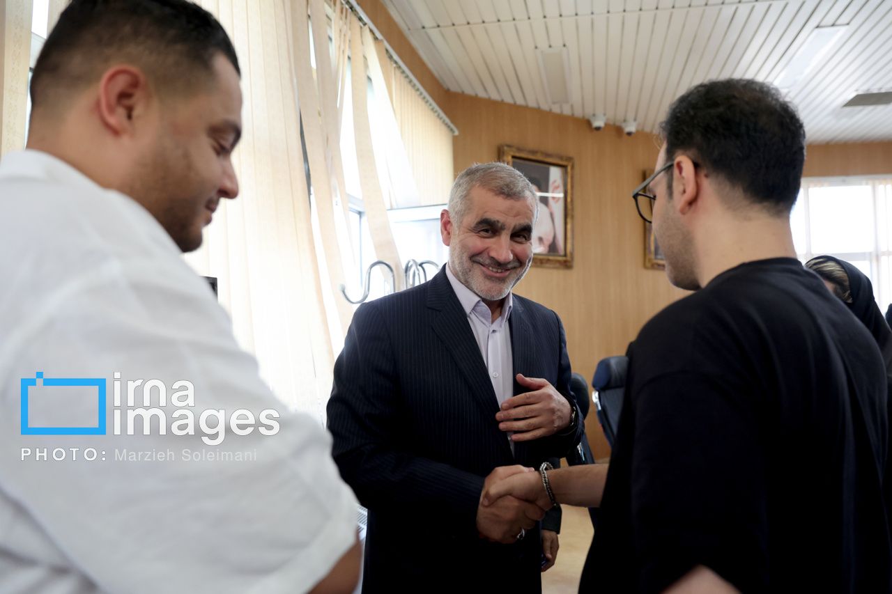 نایب رییس مجلس: جنگ هنوز تمام نشده و دشمن آمده ما را نابود کند