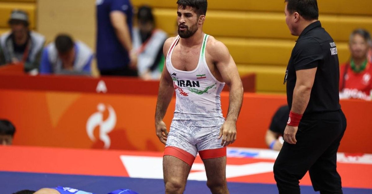 Younes Emami wins gold medal in 74kg freestyle wrestling at Asian Games