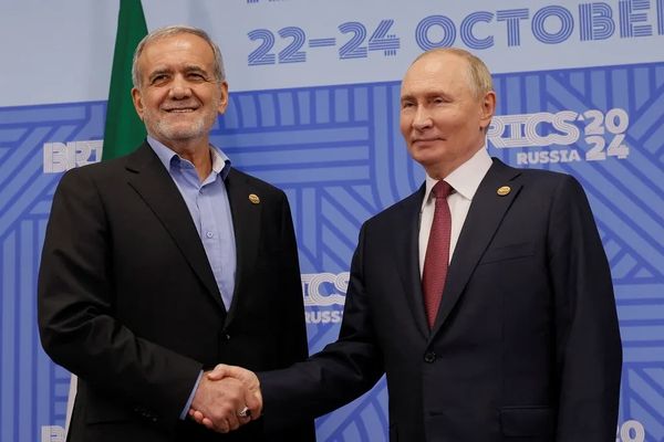 الرئيس الروسي يطلب من "الدوما" المصادقة على "اتفاقية سرية" مع إيران مدتها 20 عامًا