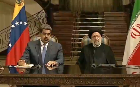 ایران و ونزوئلا سند همکاریهای ۲۰ ساله امضا کردند