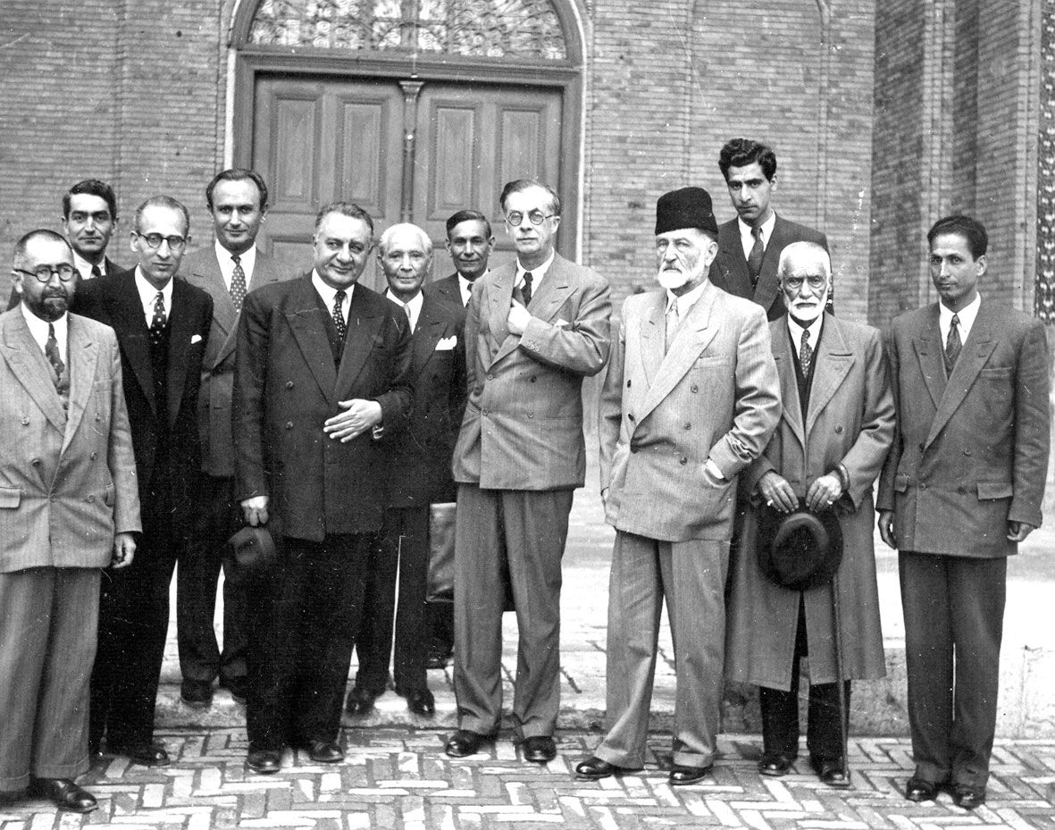 فرهنگستان ایران؛ یک قرن پالایش زبان فارسی