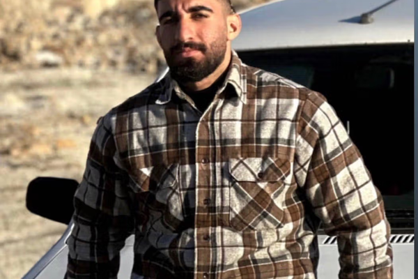 العثور على شاب إيراني ميتًا بعد نشره مقطع فيديو لحرق صورة خامنئي