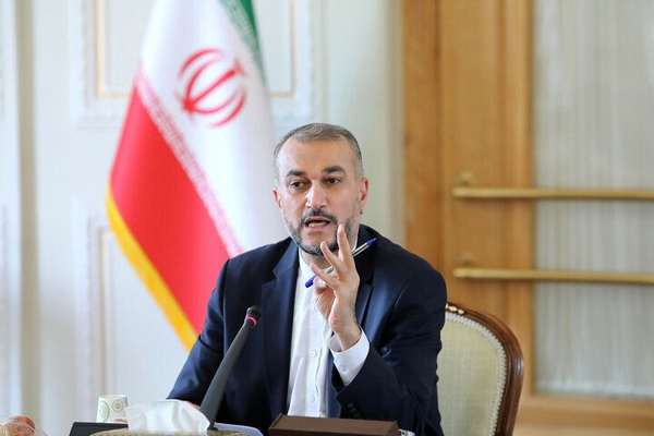 "متحدون ضد إيران النووية" تطالب واشنطن بمنع إعطاء وزير خارجية إيران تأشيرة دخول لأميركا