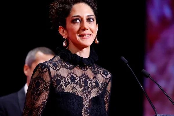 الفائزة بجائزة أفضل ممثلة في مهرجان كان السينمائي: "قلبي مع المحتجين" في إيران