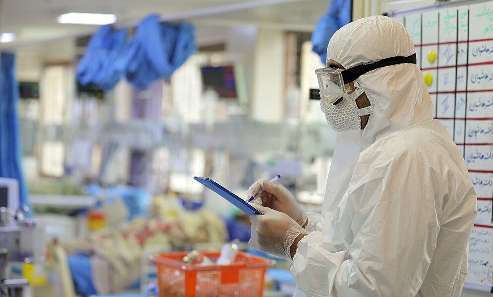 زيادة وفيات كورونا في إيران 40 % خلال أسبوع.. وحظر تقديم الخدمات لغير الملقحين