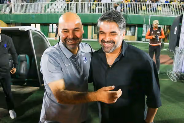 آلومینیوم ۰-۰ استقلال؛ پیروز و سهراب به سود پرسپولیس مساوی کردند