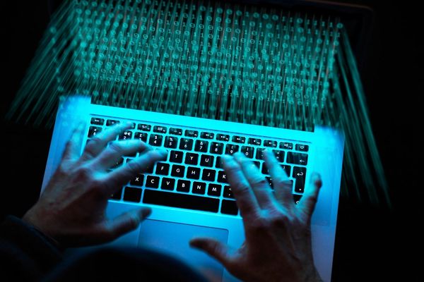 وول ستريت جورنال: إيرانيون تسللوا لشركة إعلامية لنشر معلومات مضللة عن الانتخابات الأميركية