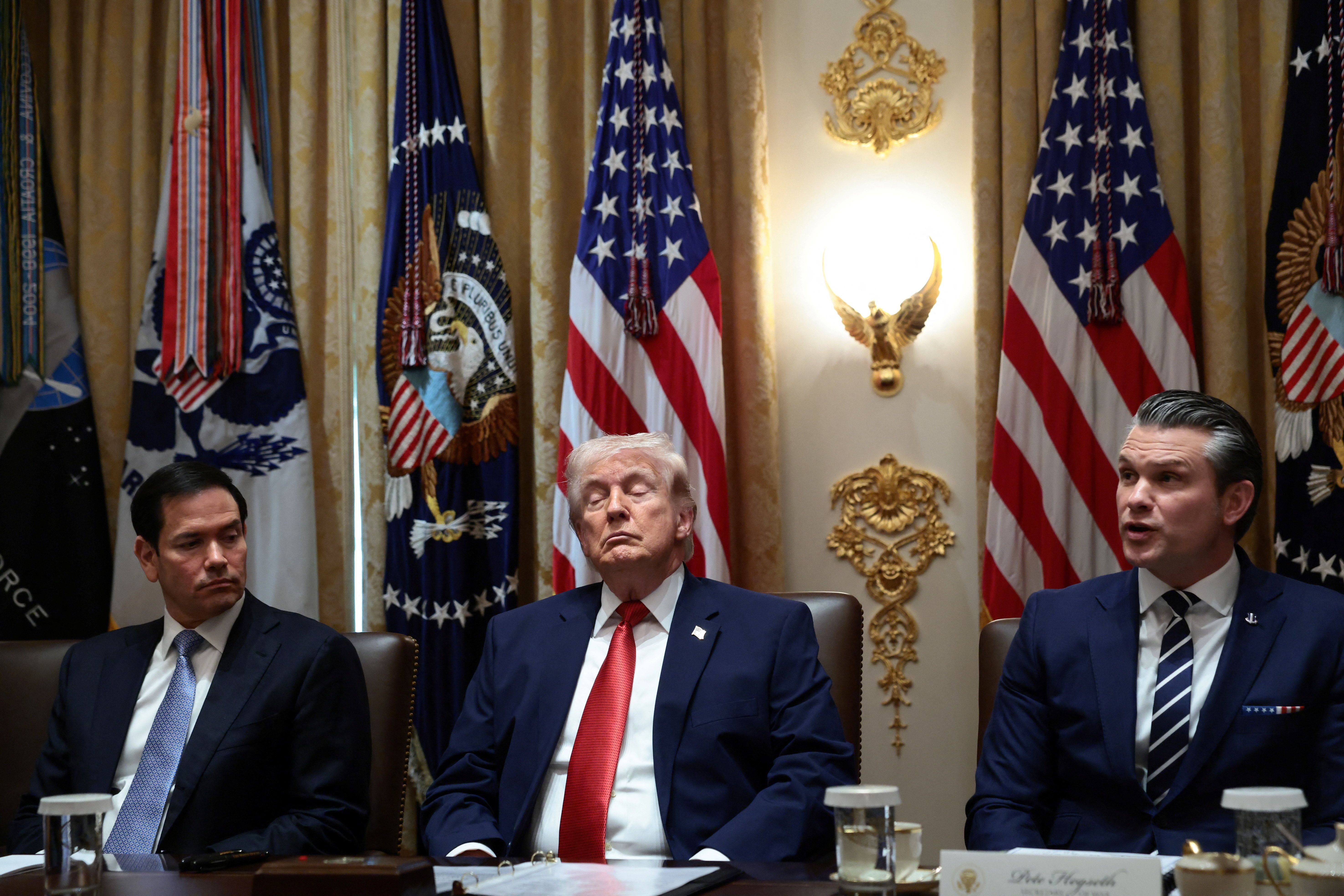 دونالد ترامپ: تحت کنترل درآوردن نفت ایران یک گزینه است