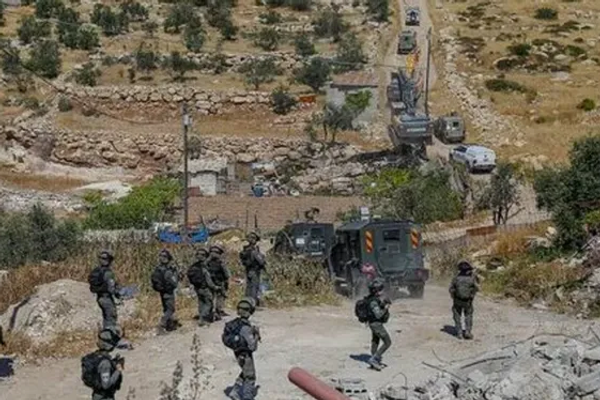 "جيروزاليم بوست": الجيش الإسرائيلي توغل 10 كيلومترات داخل سوريا لاعتقال عناصر إيرانية