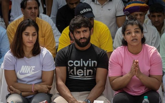 کشتیگیران هندی به دنبال بازداشت رئیس فدراسیون به اتهام سوءاستفاده جنسی