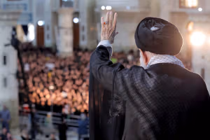 گاردین: پایان حکومت مطلقه خامنهای نزدیک است