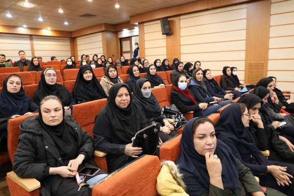 سقف شیشهای و فرهنگ سازمانی مردانه؛ موانع پیشروی زنان شاغل در دانشگاههای ایران