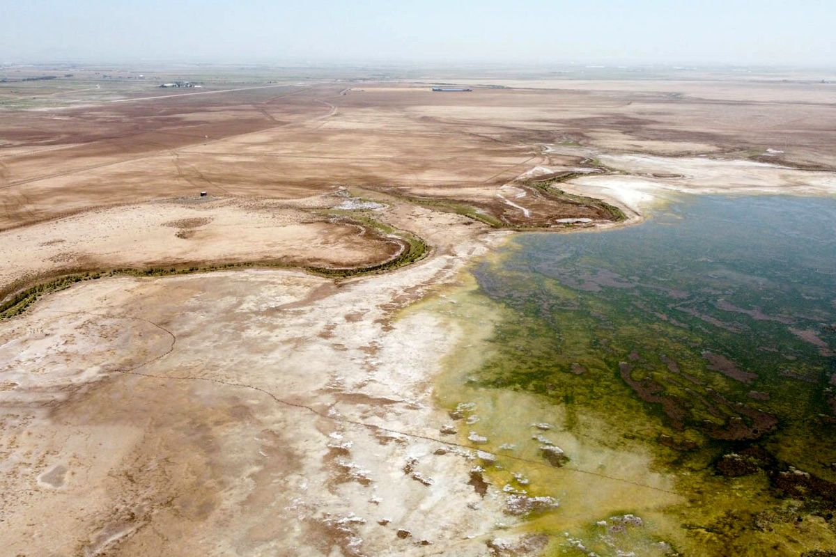 بعد "تسارع الهبوط الأرضي" وجفاف 80 % من البحيرات.. أزمة المياه تزداد تفاقمًا في إيران  