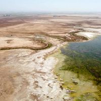 بعد "تسارع الهبوط الأرضي" وجفاف 80 % من البحيرات.. أزمة المياه تزداد تفاقمًا في إيران