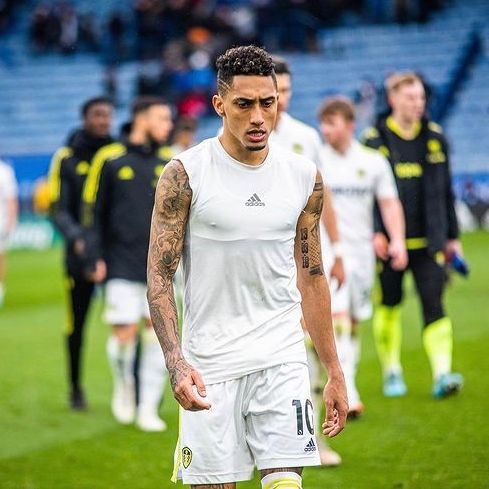 بارسلونا و لیدز یونایتد برای انتقال رافینیا به توافق رسیدند