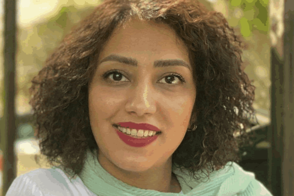 السجينة الإيرانية مريم بيكي تواصل إضرابها عن الطعام مع 10 معلمين معتقلين في طهران