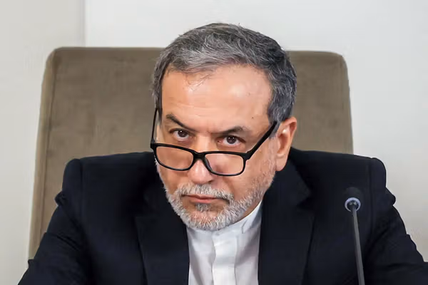 عباس عراقچی: روسیه در زمینههای مختلف به ما کمک میکند