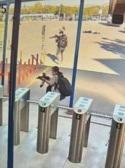 تصویر منتشرشده از مهاجمان مسلح در مقر صنایع هوانوردی و فضایی ترکیه