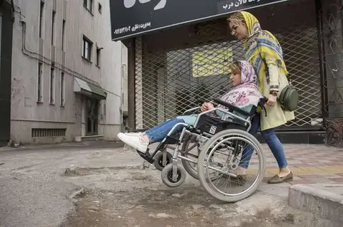تاوان کسری بودجه بر دوش معلولان؛ ۱۵۲ هزار نفر در صف انتظار حق پرستاری