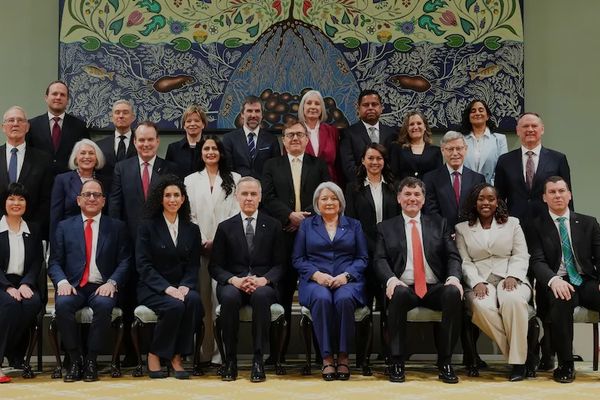 تشكيل الحكومة الكندية الجديدة بمشاركة سياسي من أصول إيرانية معارض لنظام طهران