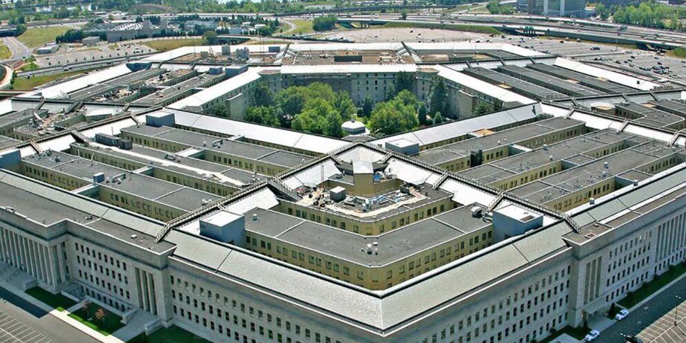 مسؤول سابق في البنتاغون: الغارات الجوية قد تشلّ البرنامج النووي الإيراني ولكن يجب تكرارها