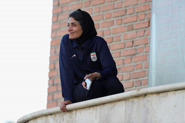 مخالفت فدراسیون فوتبال با استخدام مربی خارجی در تیم ملی زنان، تنها برای ۵ میلیارد تومان