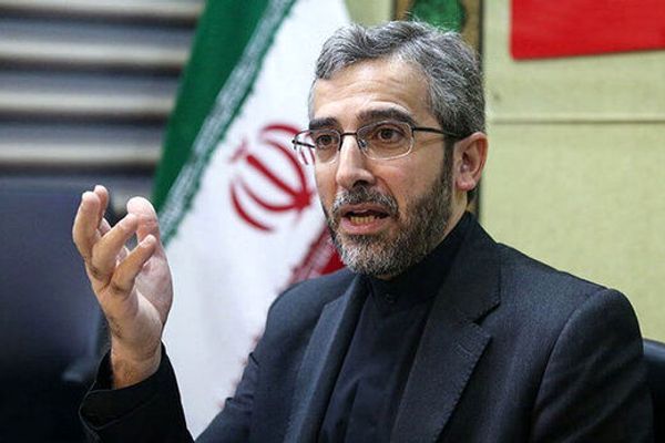 بعد اتهامات لطهران بوقف التفاوض.. رئيس الوفد الإيراني: اتفقنا على "استراحة"