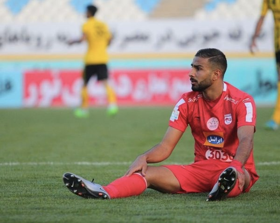 اعتراض ورزشکاران و اتحادیههای ورزشی به احتمال اعدام امیر نصر آزادانی، بازیکن سابق تراکتور