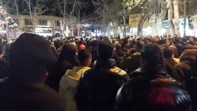 اليوم السابع لاحتجاجات إيران.. غضب متصاعد رغم تهديدات خامنئي ودعم دولي متزايد وتصعيد قمعي