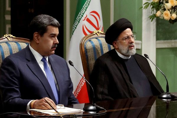 Iran, Venezuela Sign 20-Year Cooperation Pact During Maduro Visit