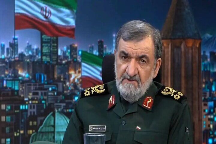 محسن رضایی: اسرائیل توانسته بخش&zwnj;هایی از لبنان را بگیرد