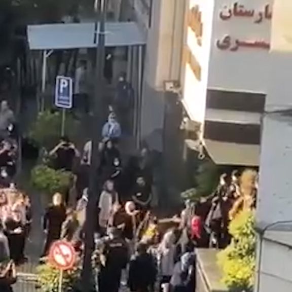 اعتراضات و ابراز خشم مردم ایران در خیابانها و بامها درپی جان باختن مهسا امینی