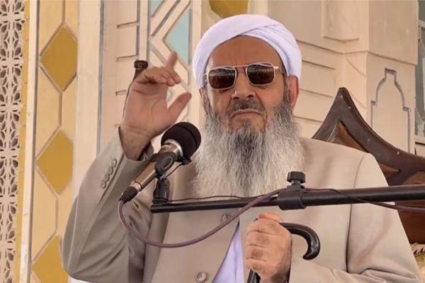 خطيب أهل السنة في إيران:ما لم يُصلَح الدستور، فلن تُحلّ المآزق السياسية والاقتصادية