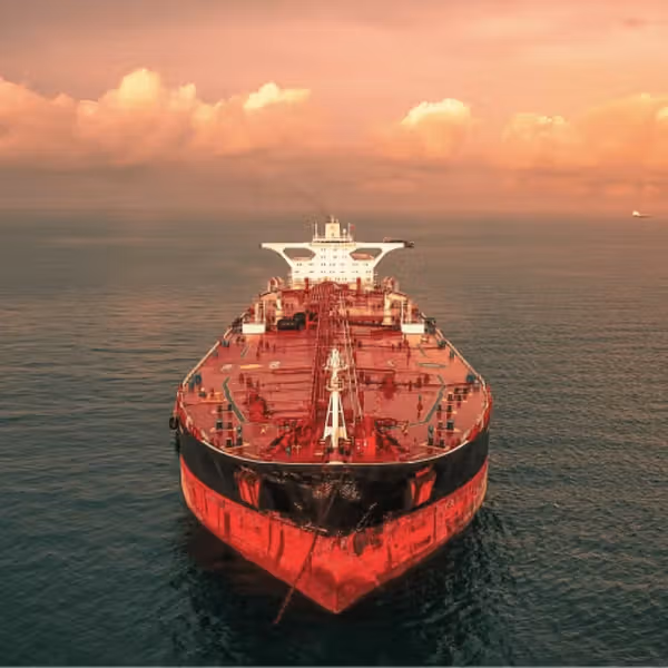 فشار نمایندگان محافظهکار بریتانیا به دولت برای مقابله با ناوگان سایه جمهوری اسلامی