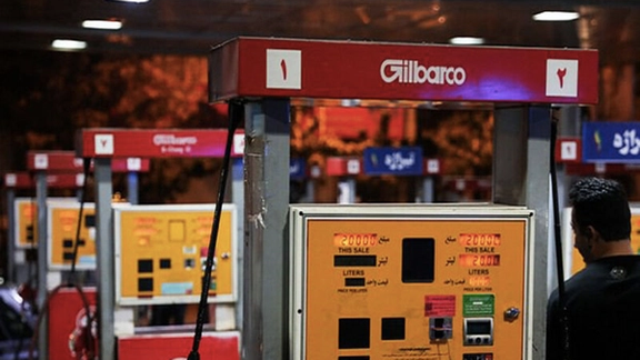 تایید گزارش ایراناینترنشنال درباره جایگزینی کارتهای سوخت با کارتهای بانکی