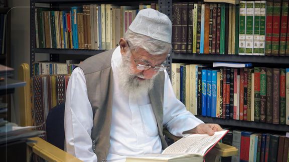 كيف شكلت الأعمال الروائية واليسار الأميركي رؤية خامنئي للديمقراطية في الولايات المتحدة؟