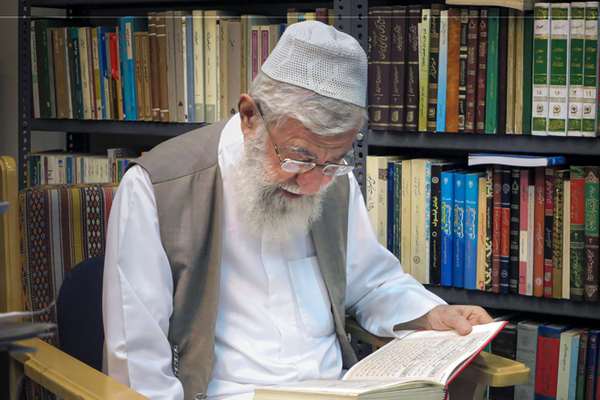 كيف شكلت الأعمال الروائية واليسار الأميركي رؤية خامنئي للديمقراطية في الولايات المتحدة؟