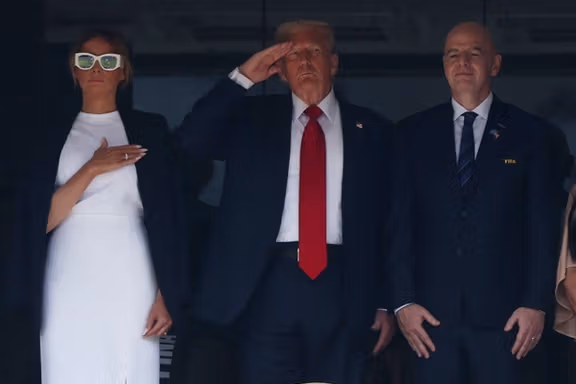 روزنامه جوان:قضاوت فغانی در فینال تعامل «اینفانتینوی صهیونیستپرست» با «ترامپ قمارباز» بود