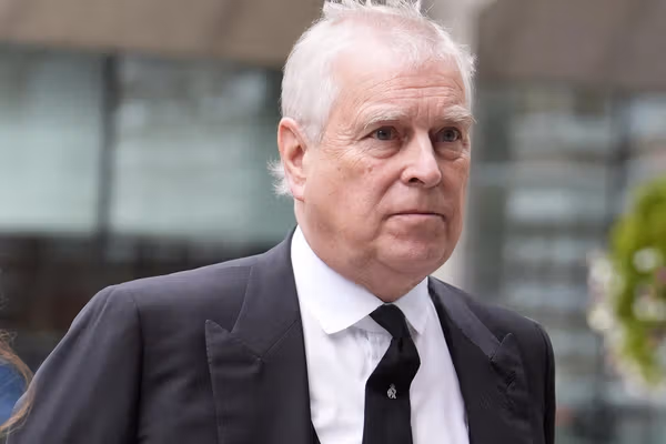 برادر پادشاه بریتانیا به ظن ارتباط با پرونده جفری اپستین بازداشت شد