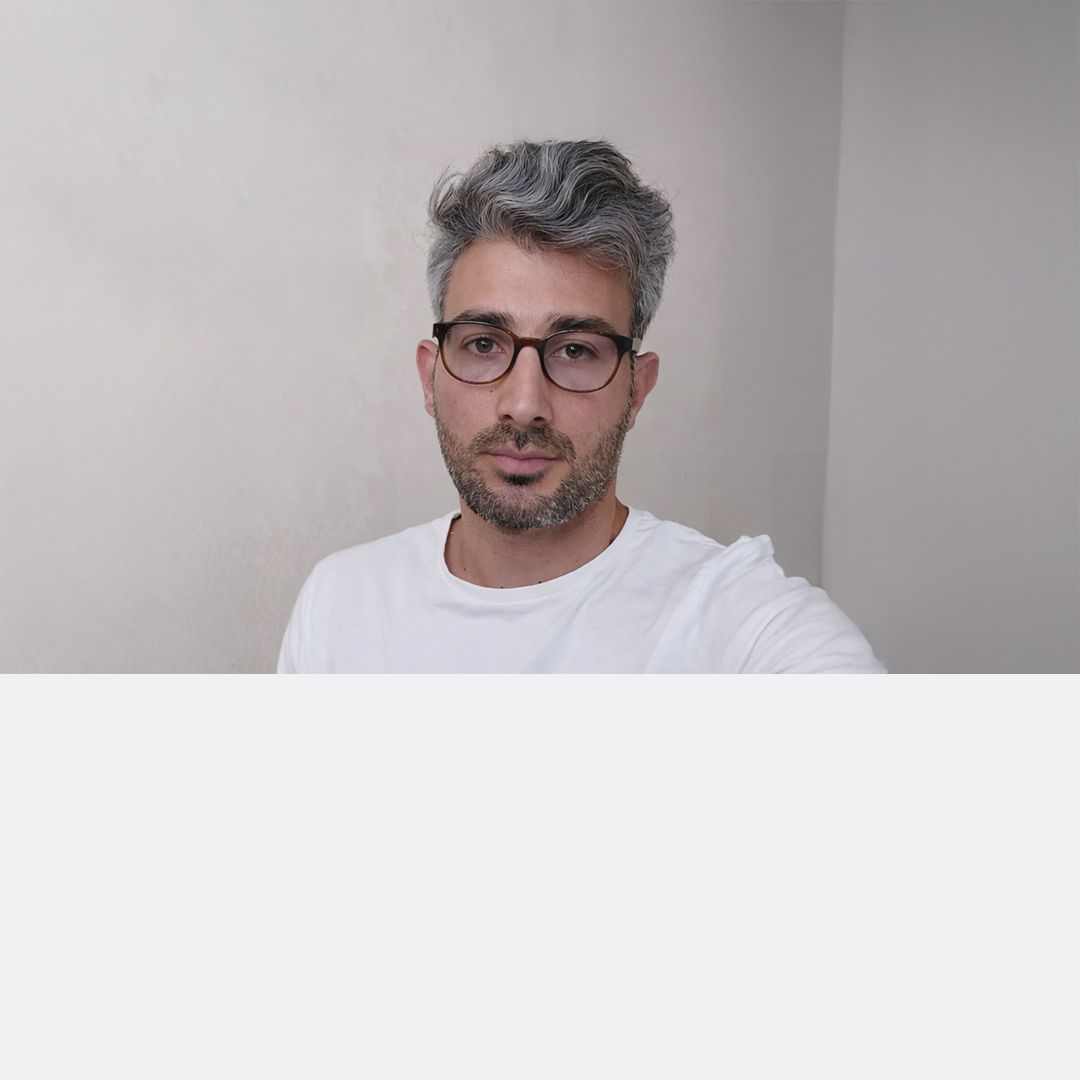 Iran detains journalist over online posts