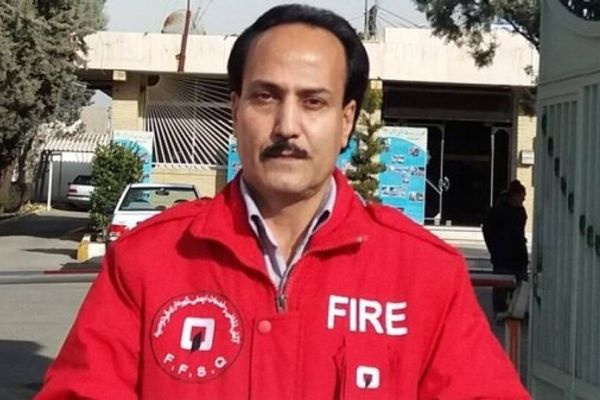 أحد موقّعي بيان استقالة خامنئي يعلن مواصلة إضرابه عن الطعام ومعارضة نظام "ولاية الفقيه"