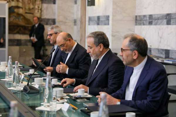 طهران: رفع العقوبات الأميركية في صميم المحادثات النووية مع واشنطن.. ونرفض التهديدات