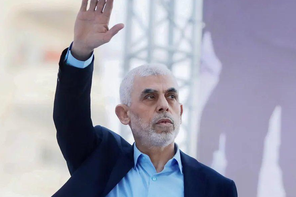 Former Iranian official sentenced to jail for criticizing Sinwar