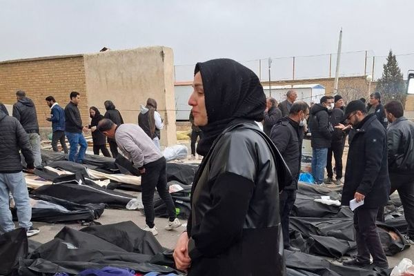 "ادفعوا ثمن الرصاص".. النظام الإيراني يبتز عائلات ضحايا الاحتجاجات بعد قتل أبنائهم